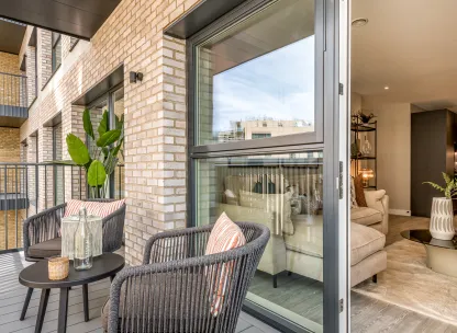 Wren House balcony Inward facing portrait