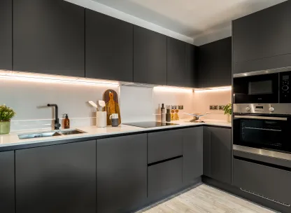 Kew Bridge Rise - 2-bed 1-bath - Kitchen 