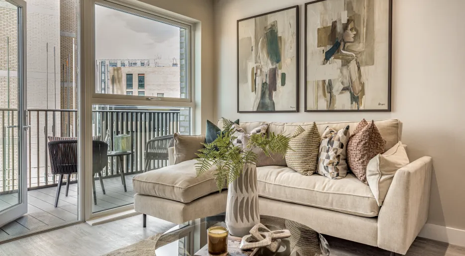 Wren House Close Up Living Room & Blacony