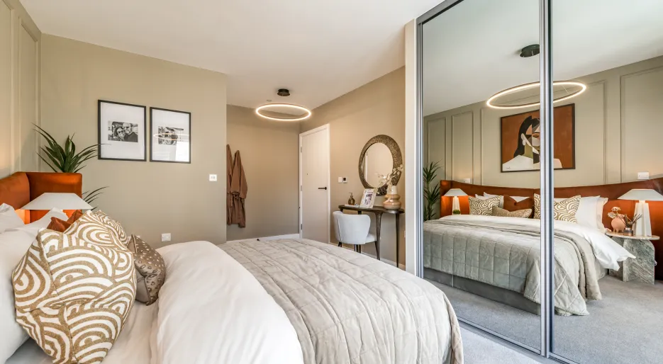 Wren House Principal Bedroom Fitted Wardrobe