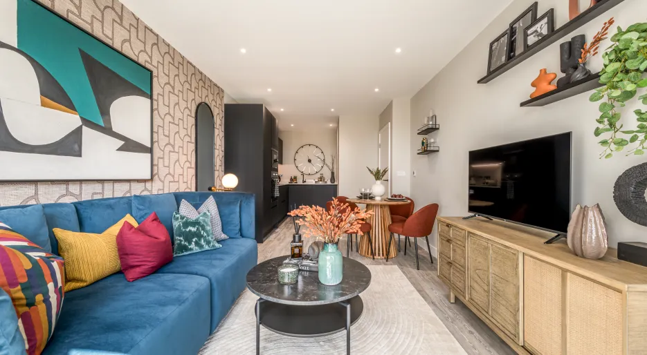Kew Bridge Rise, 1 Bed show home, living space