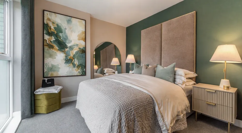 Kew Bridge Rise, Living