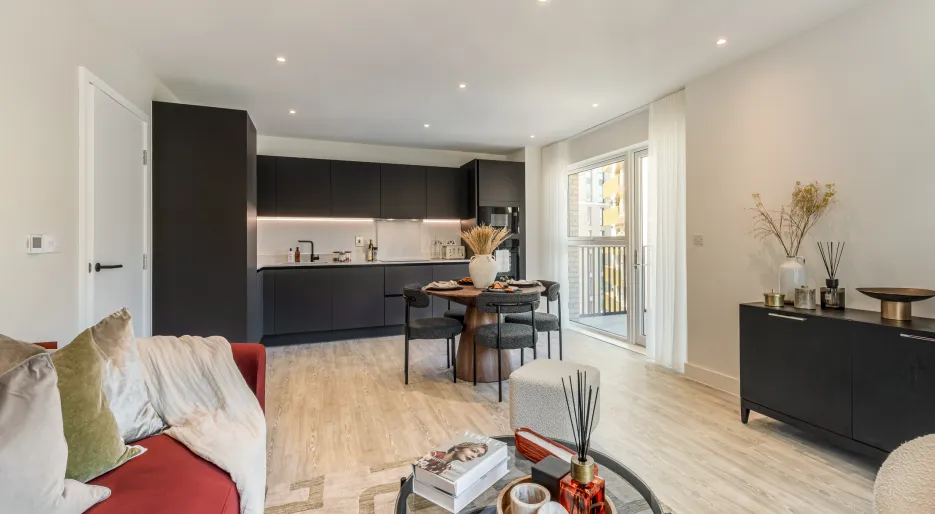 Kew Bridge Rise, Apartment 52, Kitchen, Dining & Living