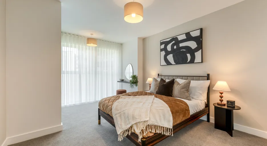 Kew Bridge Rise, Apartment 52, Principal Bedroom