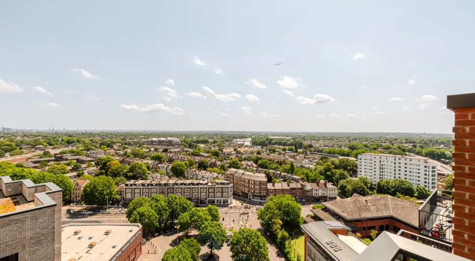 Kew Bridge Rise, Apartment 98, Studio, Balcony & View