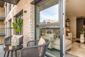 Wren House balcony Inward facing portrait