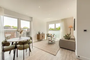 Kew Bridge Rise, Apartment 105, Wren House, 2-Bedroom, Dining & Living